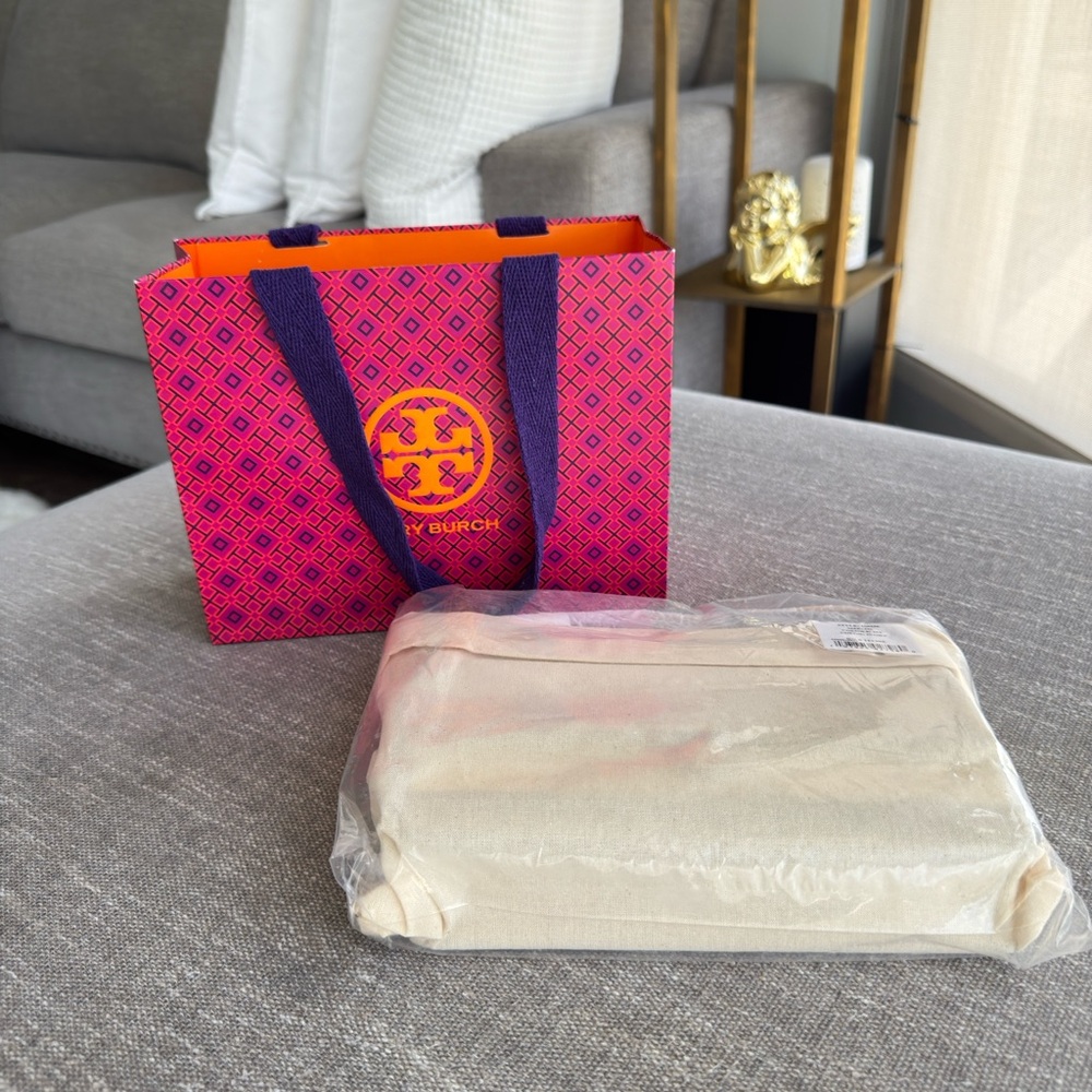 Tory Burch Beige and White Shoulder Bag - Picture 11 of 11